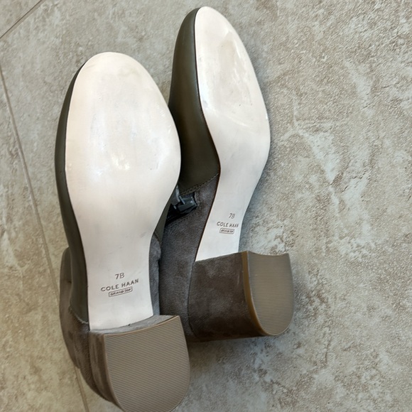 Like New Cole Haan Amalie Grand 360 Leather/Suede Heeled Olive Green Boot SZ 7 - Picture 7 of 7